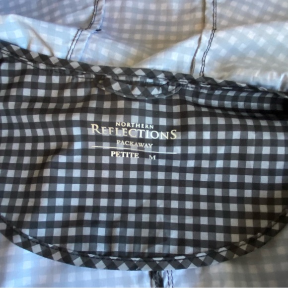 Northern reflections pack away windbreaker rain jacket - Picture 5 of 6